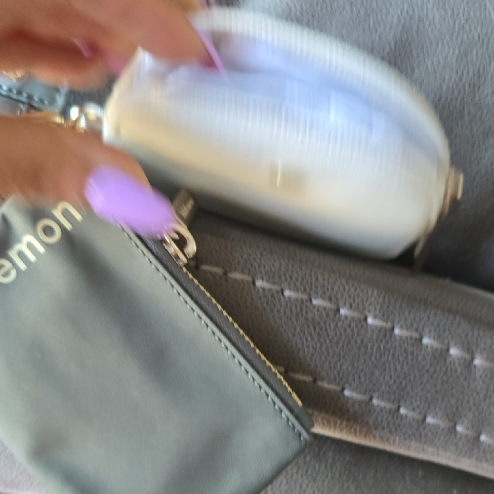 lululemon athletica Gray and Cream Key & Card Holders - Picture 3 of 7